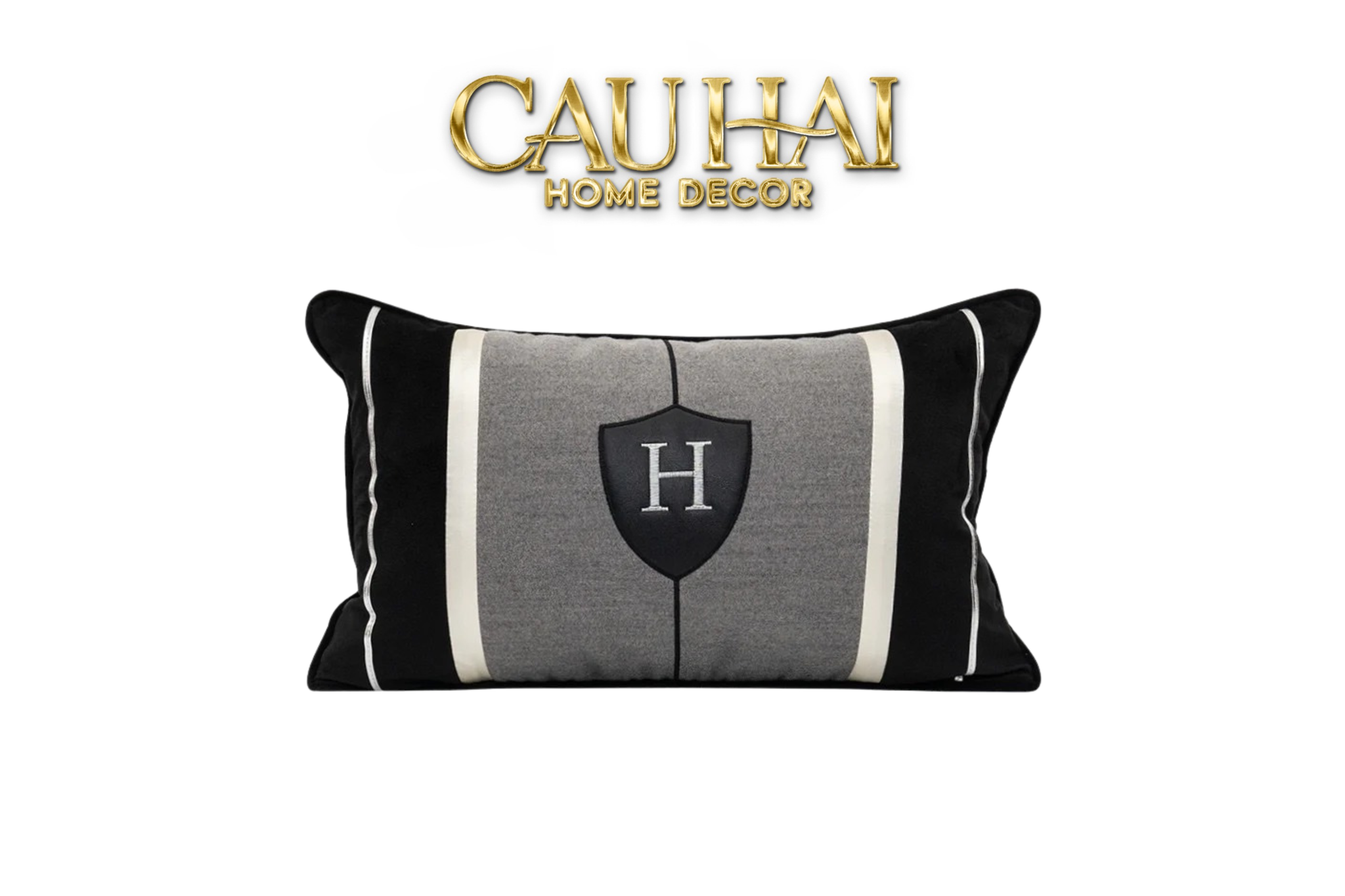 GỐI NHUNG NOIR HERITAGE H CREST 30X50 - CẬU HAI HOME DECOR