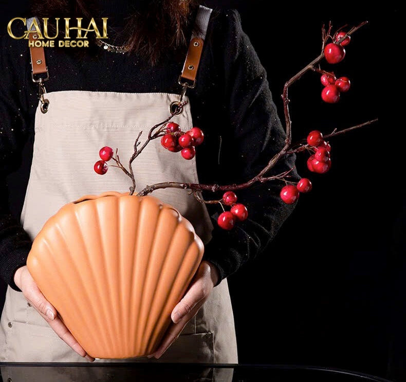 BÌNH HOA VỎ SÒ SIENNA COASTAL SHELL VASE H25 - CẬU HAI HOME DECOR
