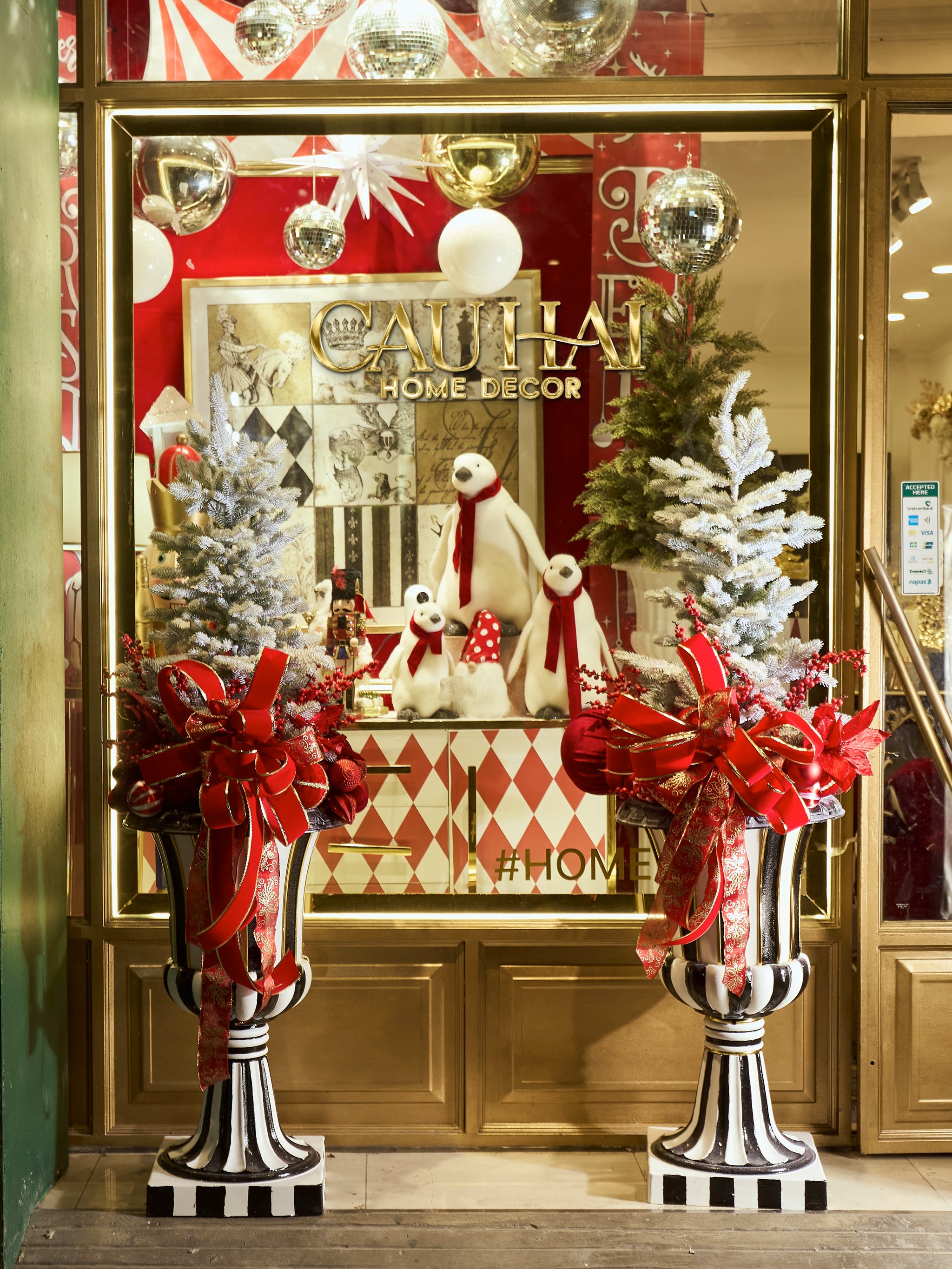 FÊTES COUTURE - CẶP CHẬU THÔNG LES JARDINIÈRES HARLEQUIN ROUGE 170 - CẬU HAI HOME DECOR