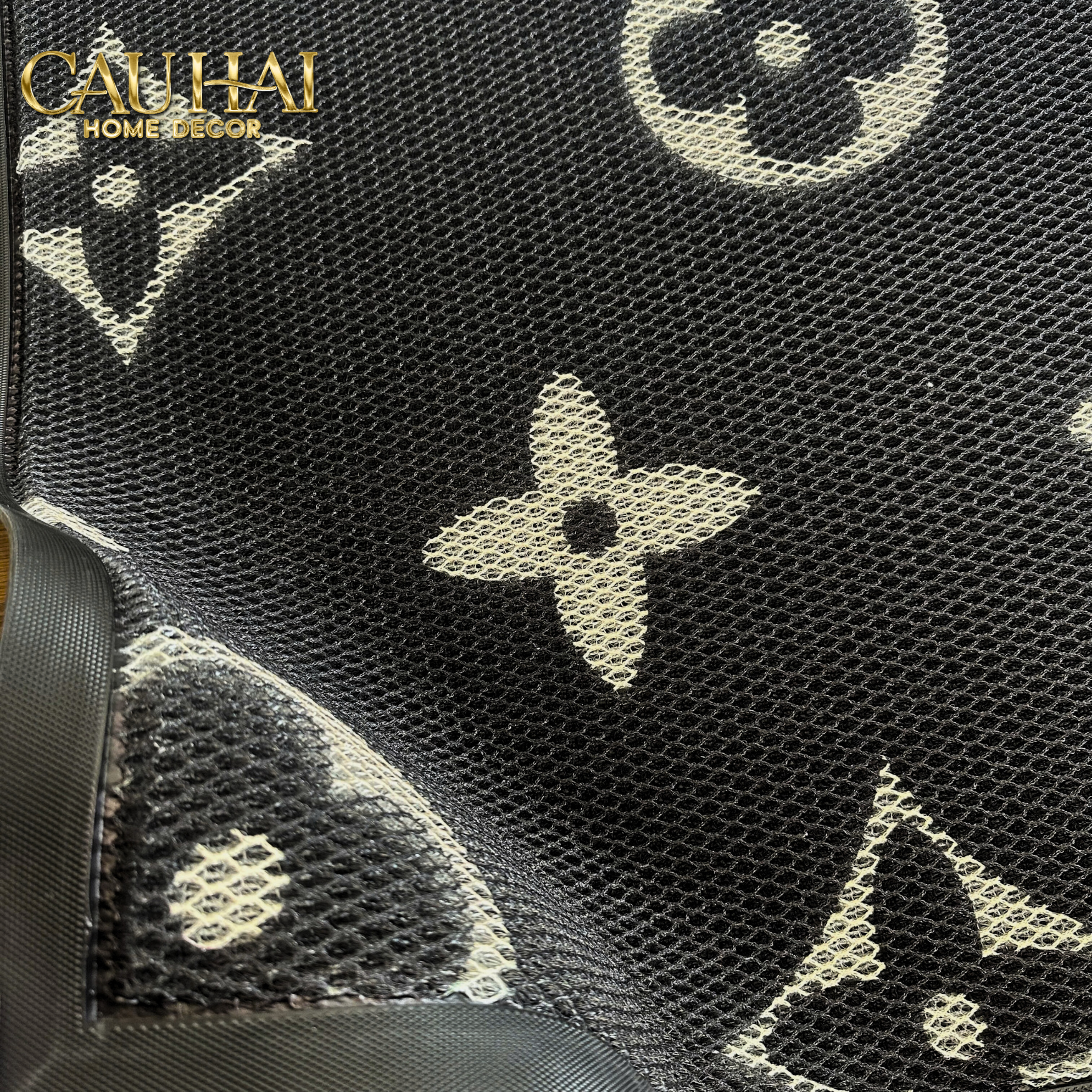 THẢM CỬA NGĂN BỤI - 80x120 LOUIS.V LE NOIR MONO - CẬU HAI HOME DECOR
