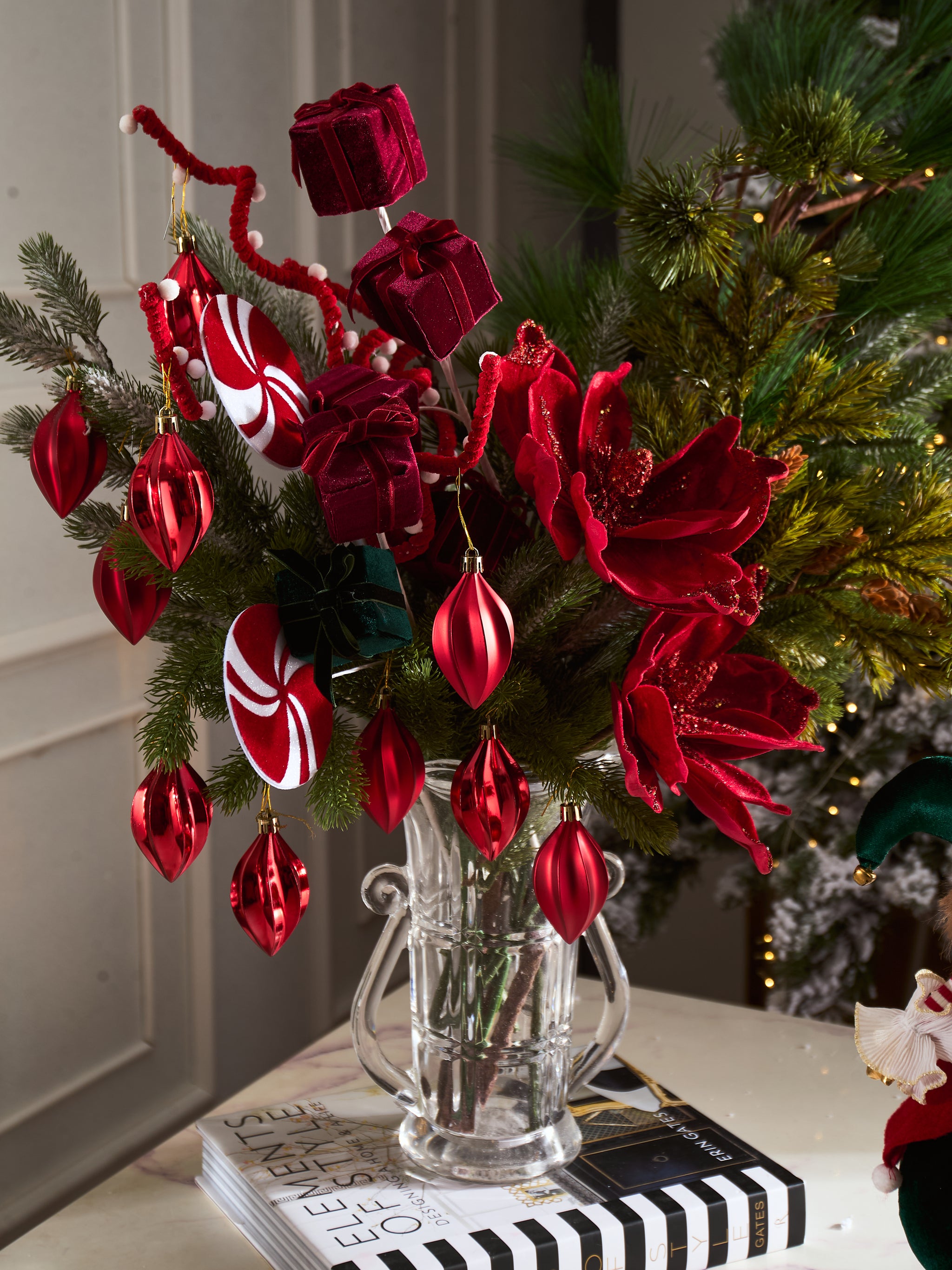 FÊTES COUTURE - SET BÌNH VÀ HOA ORPHEUS CHRISTMAS RED VELVET - CẬU HAI HOME DECOR