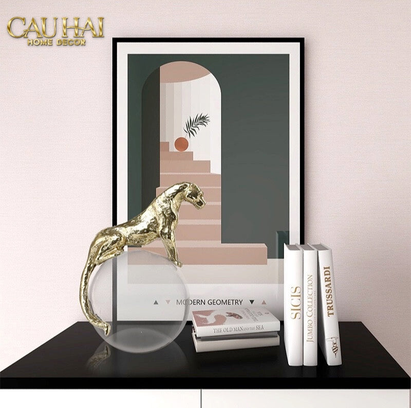 HOME COUTURE - TƯỢNG QUẢ CẦU PHA LÊ MAJESTIC PANTHER MATTE CRYSTAL GLOBE-CẬU HAI HOME DECOR