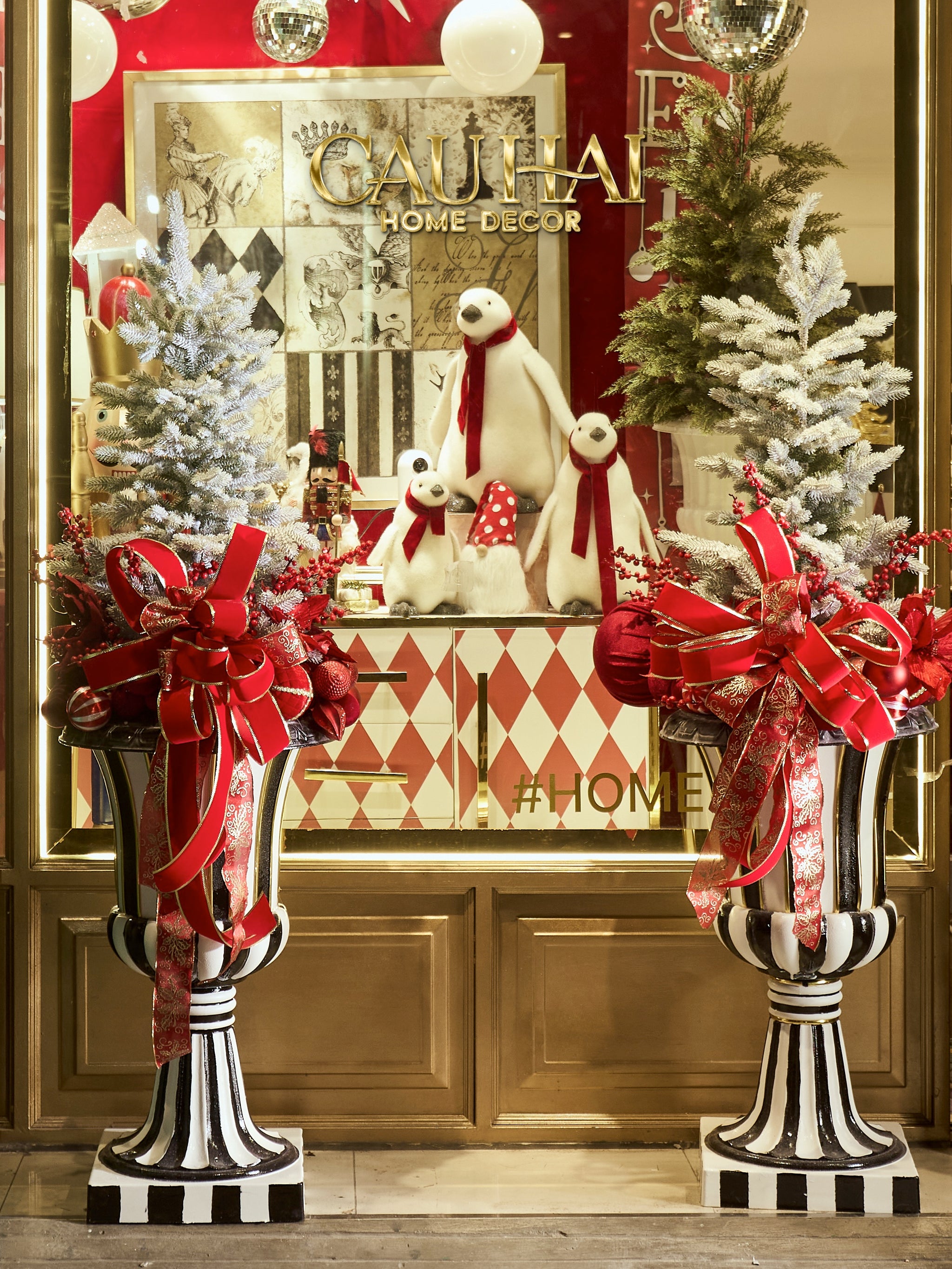 FÊTES COUTURE - CẶP CHẬU THÔNG LES JARDINIÈRES HARLEQUIN ROUGE 170 - CẬU HAI HOME DECOR