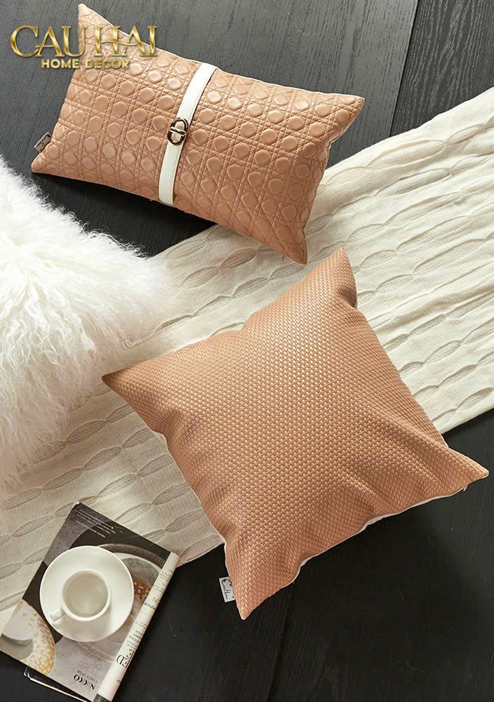 GỐI DA D.O CANNAGE BELT LATTE 30x50 - CẬU HAI HOME DECOR