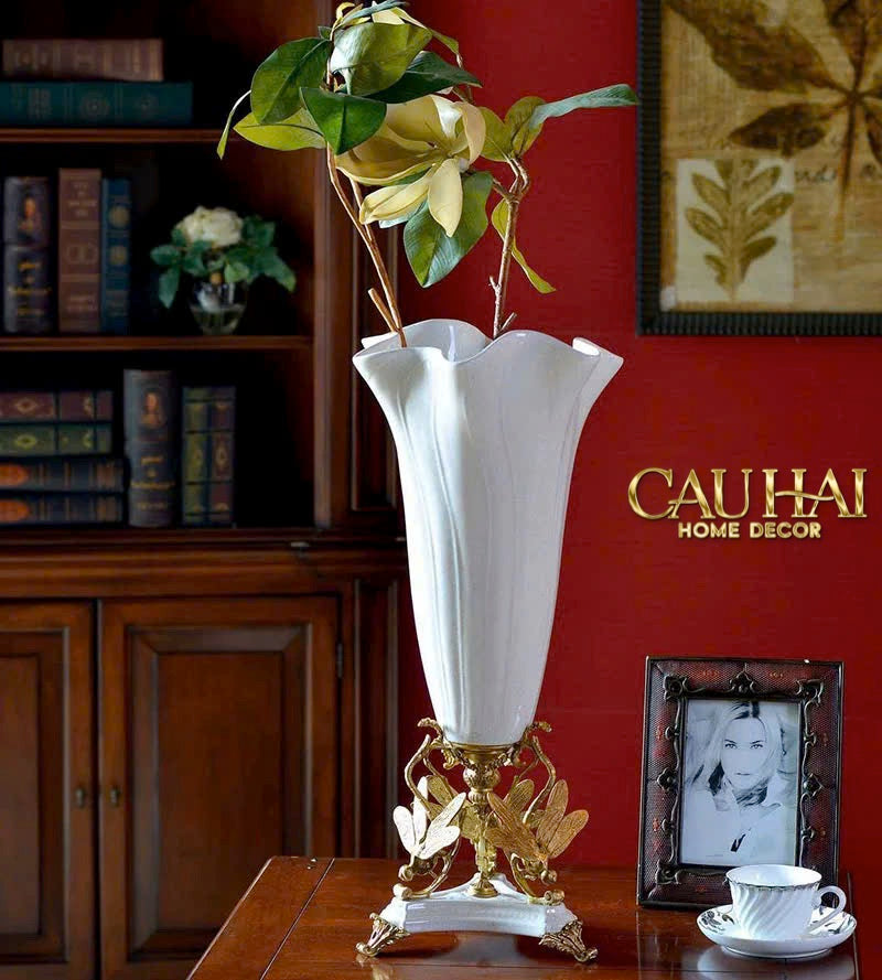 Maison Couture - Bình Hoa Imperium Empire Divine Vase -  Papillon  Pedestal – D’Ivoire H60x26x26