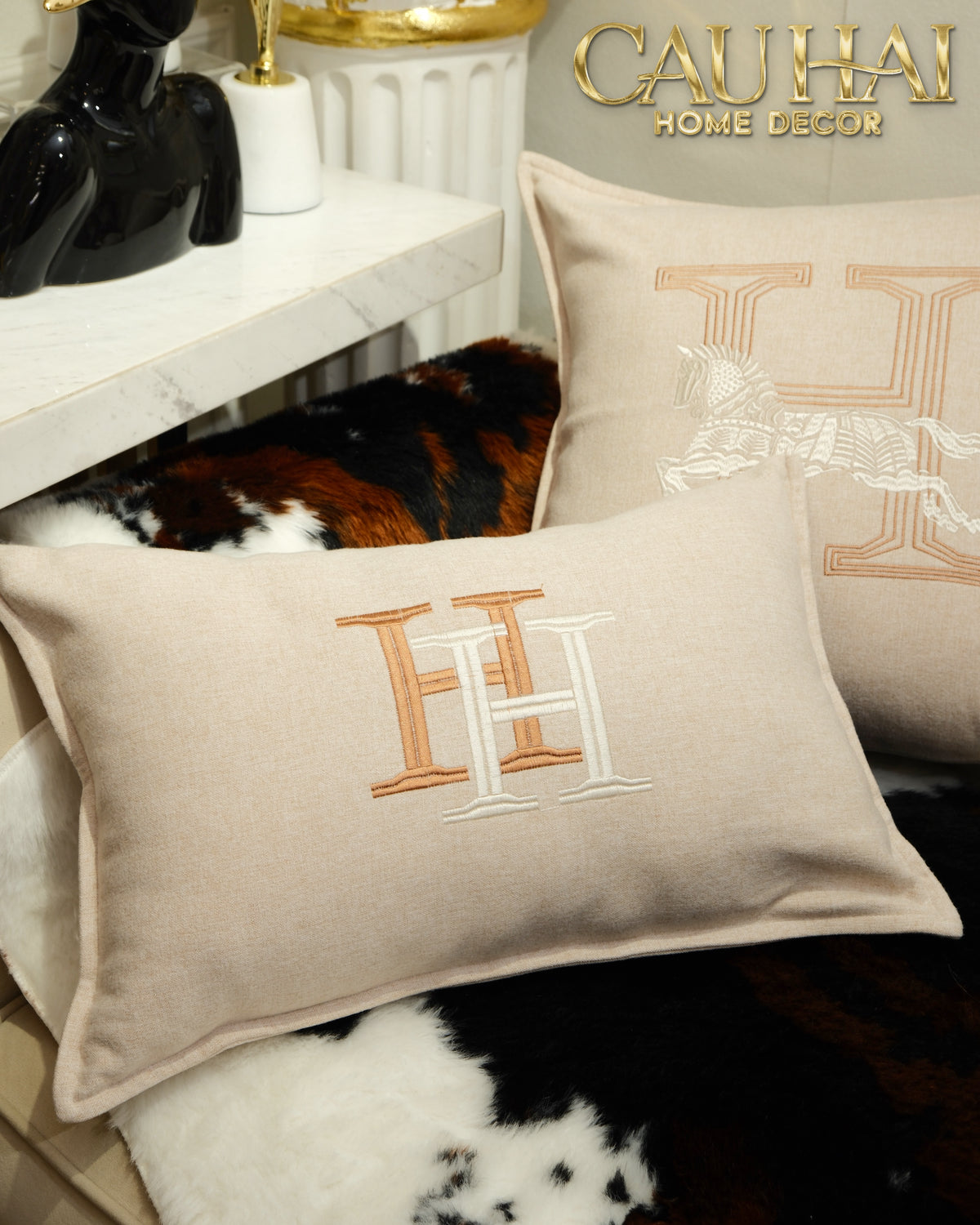 Vỏ Gối Linen Thêu Cheval Équestre Ivory 30x50-VỎ GỐI SOFA-CẬU HAI HOME DECOR-CẬU HAI HOME DECOR
