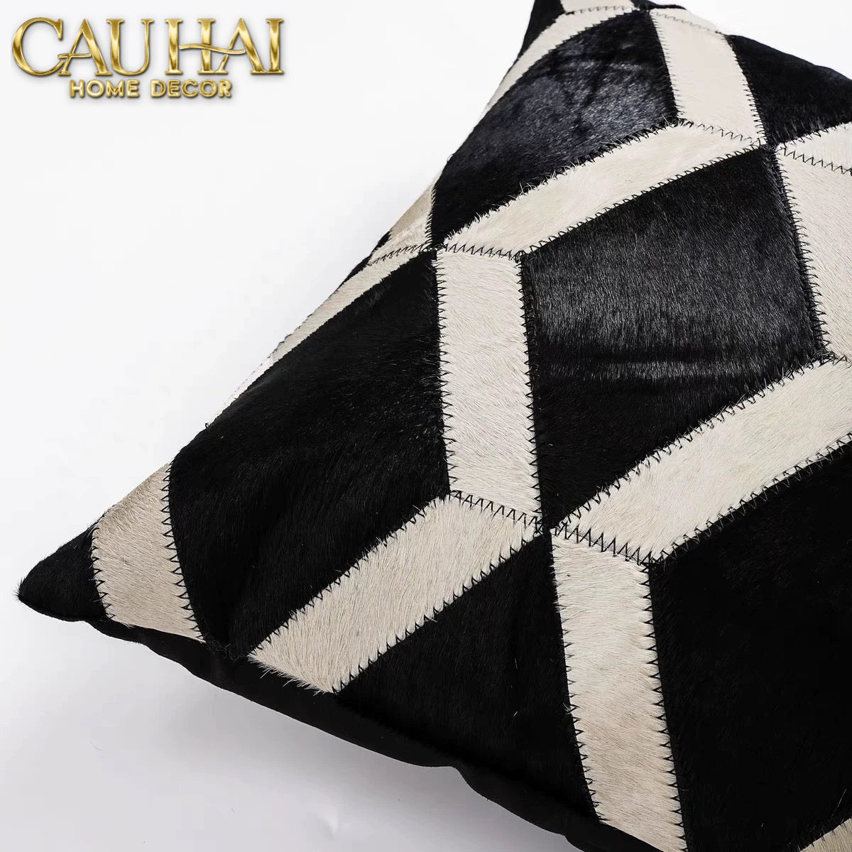 HOME COUTURE - VỎ GỐI DA LIGNES DE LOSANGES EN CUIR NOIR 50-CẬU HAI HOME DECOR