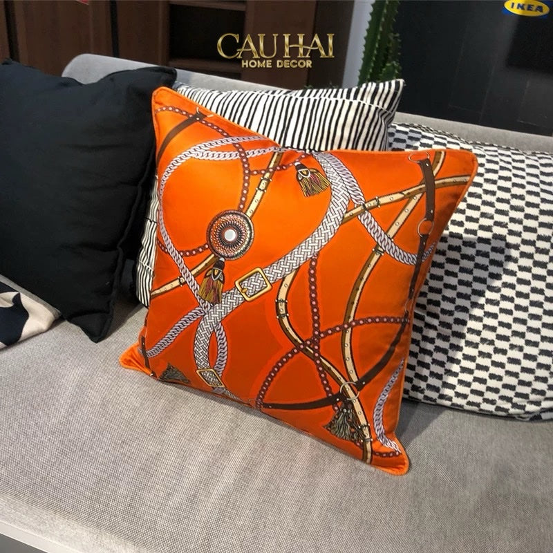 VỎ GỐI COTTON SATIN LES RÊNES ÉQUESTRES - VERMILLION 45 - CẬU HAI HOME DECOR