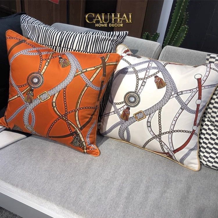 VỎ GỐI COTTON SATIN LES RÊNES ÉQUESTRES - BLANC ROUGE 45 - CẬU HAI HOME DECOR