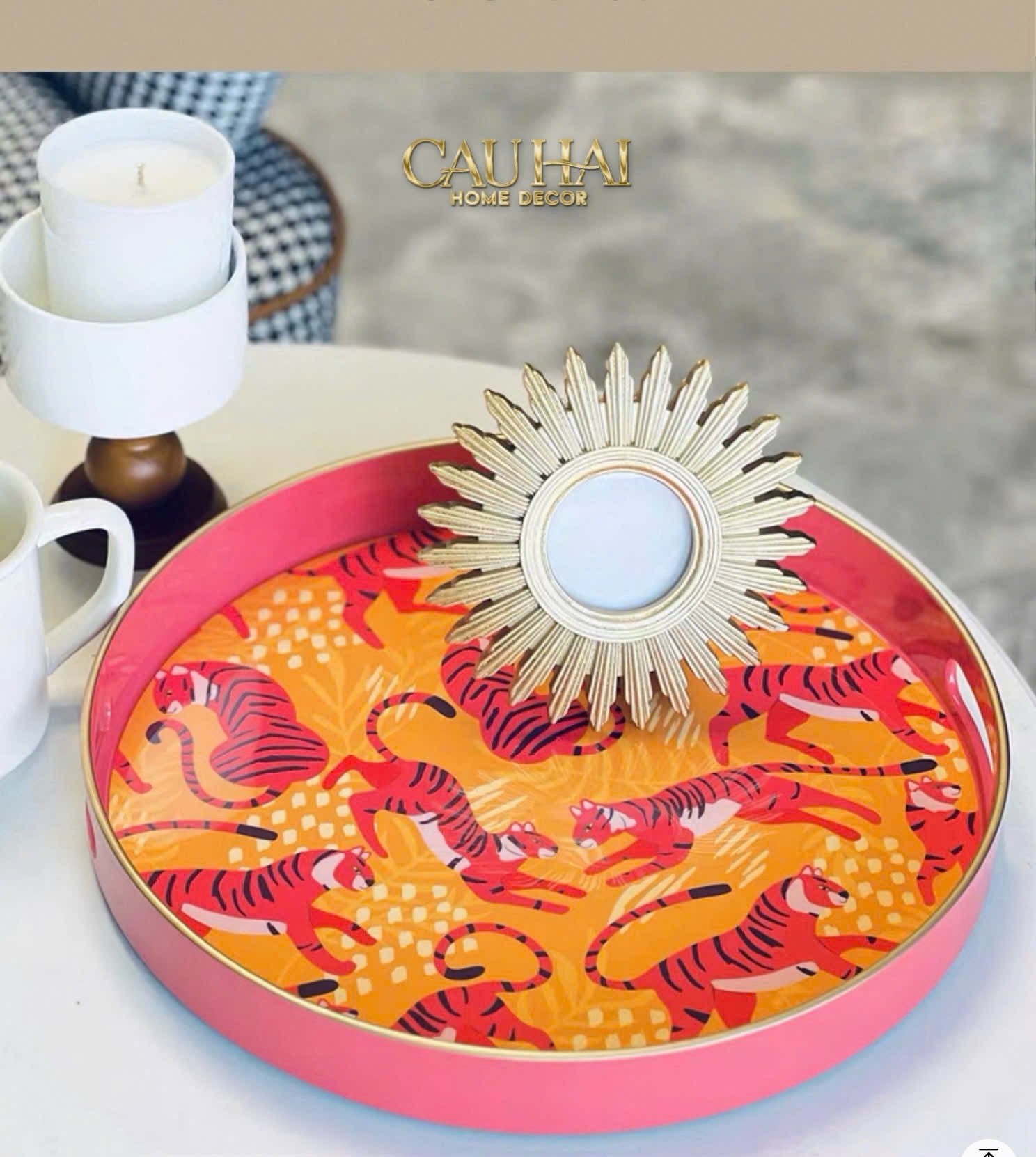 KHAY TRÒN ACRYLIC RÉCURRENCE
TIGRE D’ORIENT - CẬU HAI HOME DECOR