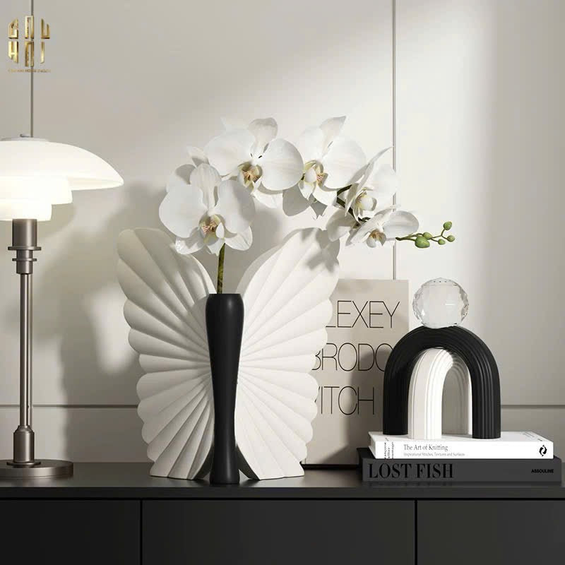 BÌNH HOA BUTTERFLY WINGS - BLACK - ANGEL IN BLOOM SS25 - CẬU HAI HOME DECOR