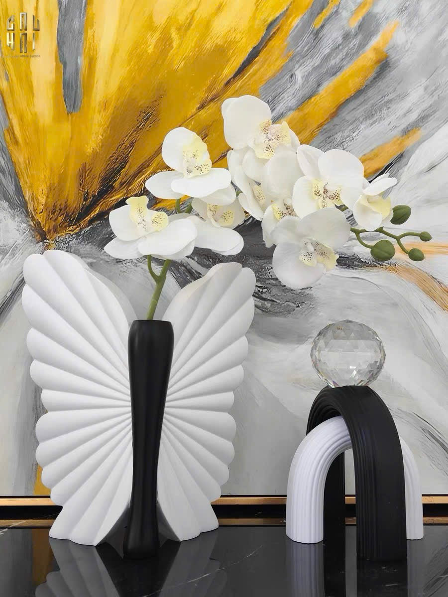 BÌNH HOA BUTTERFLY WINGS - BLACK - ANGEL IN BLOOM SS25 - CẬU HAI HOME DECOR