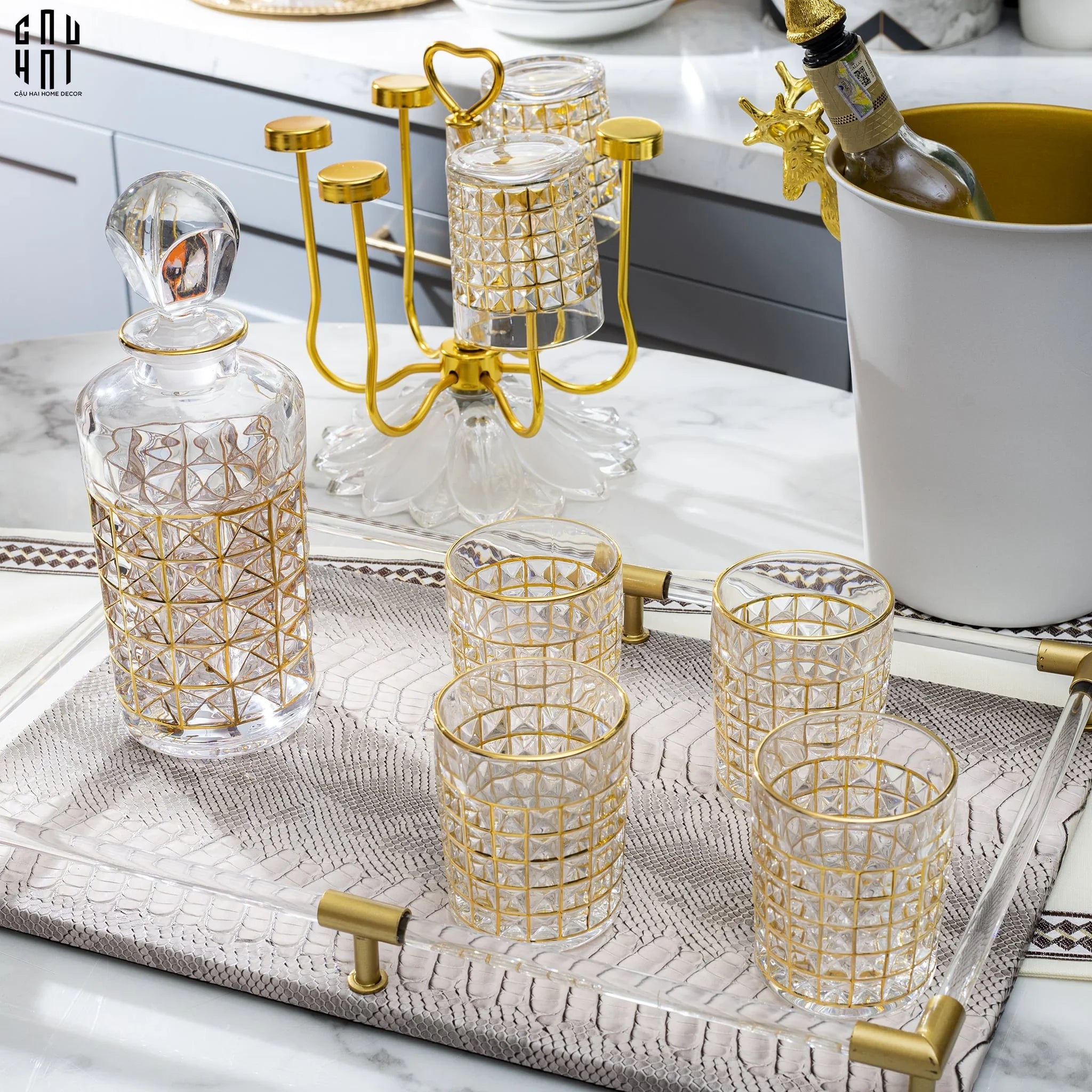 BÌNH RƯỢU NICHOLAS SS25-CẬU HAI HOME DECOR