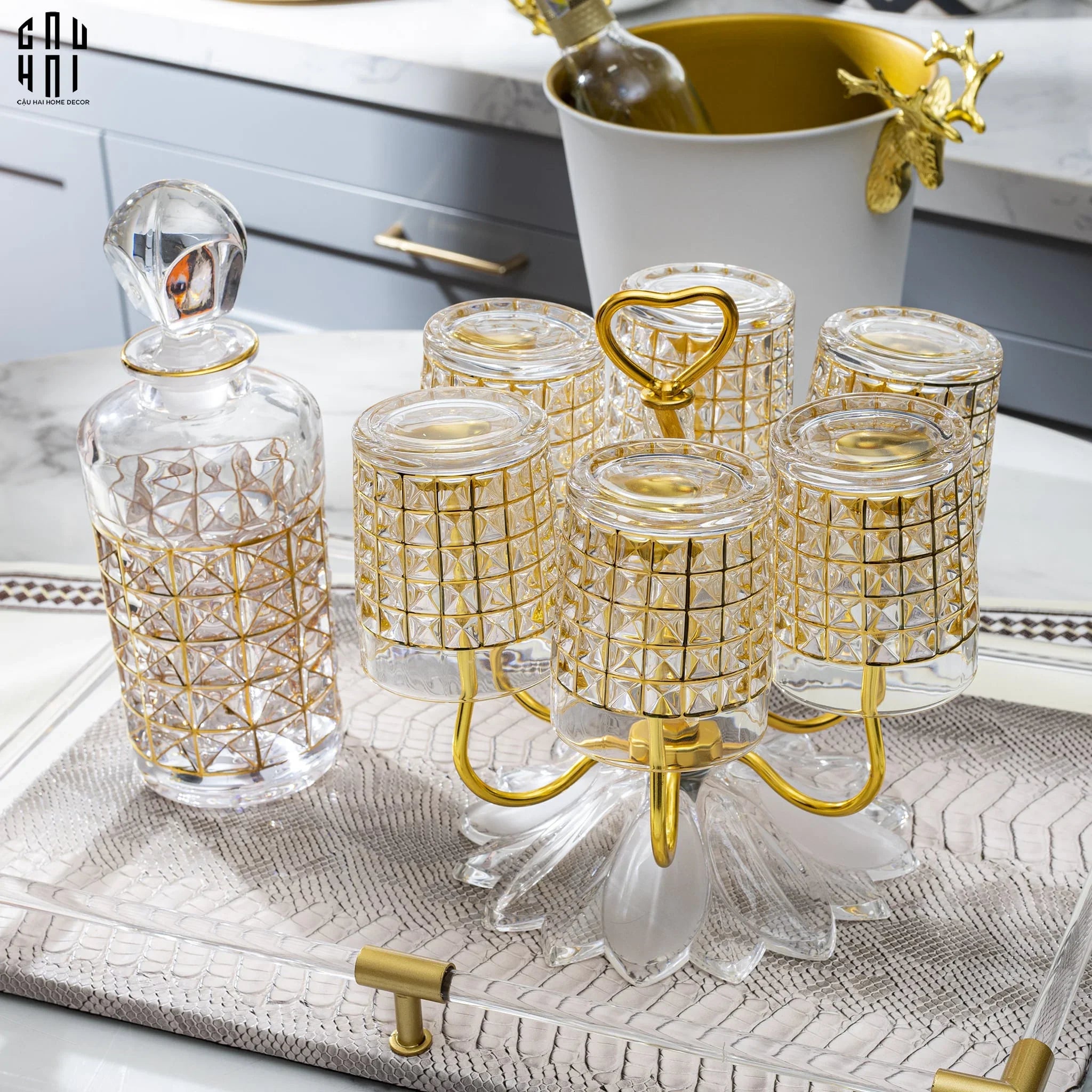 BÌNH RƯỢU NICHOLAS SS25-CẬU HAI HOME DECOR