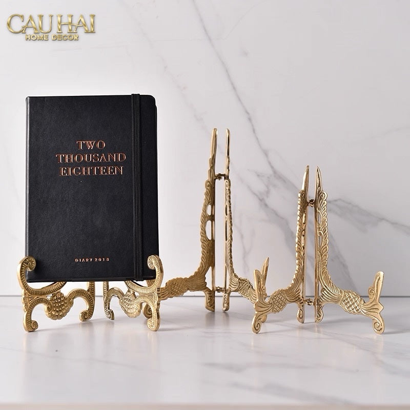CHÂN ĐỠ ĐĨA ĐỒNG TRƯNG BÀY - PLATE STAND COSMO-CẬU HAI HOME DECOR