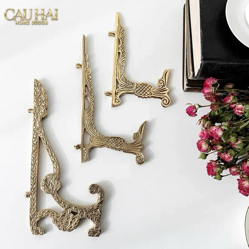 Chân Đỡ Đĩa Đồng Trưng Bày - Plate Stand Cosmo-CẬU HAI HOME DECOR