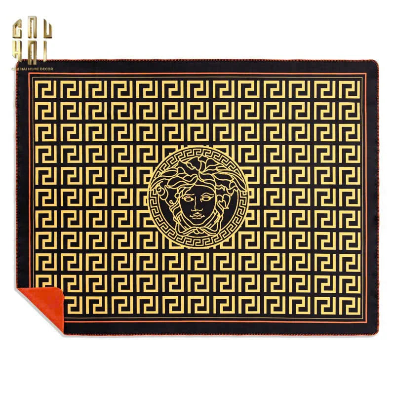 CHĂN SOFA NHUNG CAO CẤP GIANNI VERS. MEDUSA GREEK KEY VELVET BLANKET 150X200CM - CẬU HAI HOME DECOR