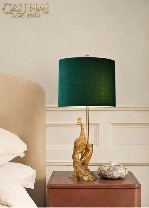 Đèn Bàn Khổng Tước Chụp Nhung Emerald Gold Le Impérial Paon Side Table Lamp 25x64-CẬU HAI HOME DECOR