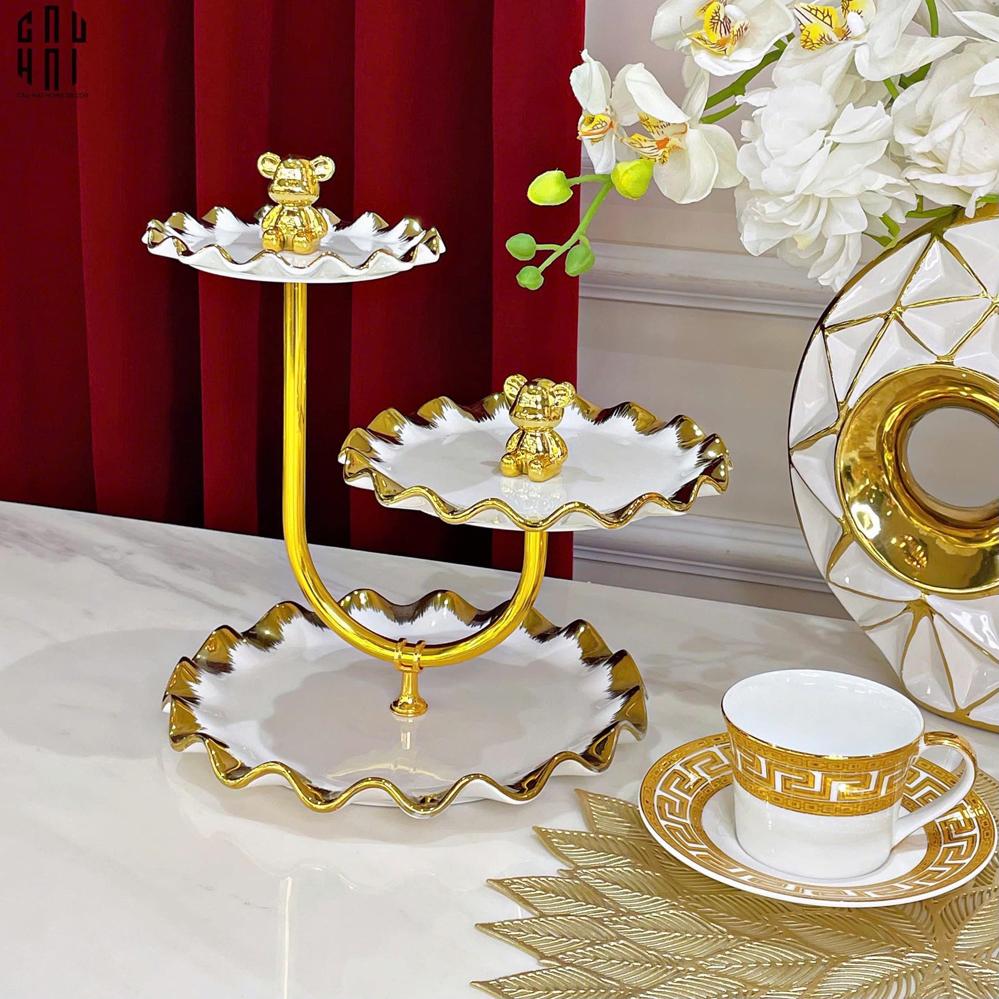 ĐĨA BÁNH 3 TẦNG CERAMIC GOLDEN LINES TEDDY BEARS SS25 - CẬU HAI HOME DECOR