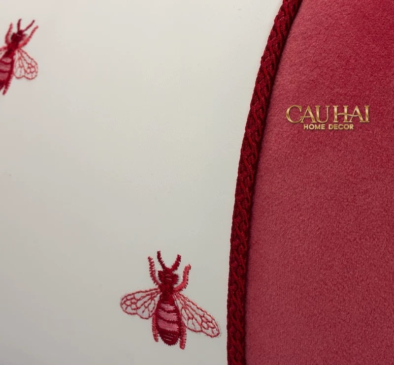 HOME COUTURE - VỎ GỐI DA FUCHSIA SPARKLE BEE L’ABEILLE 45 - CẬU HAI HOME DECOR