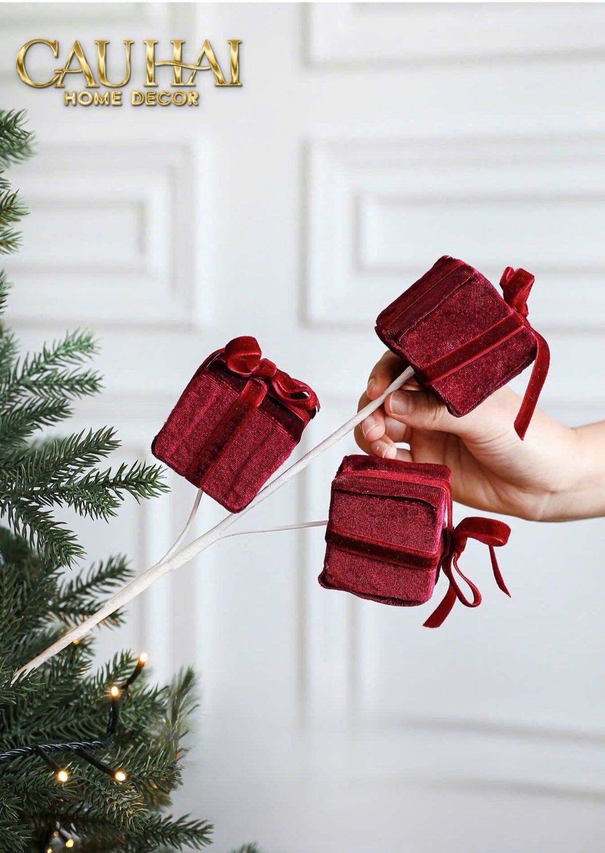 Fêtes Couture - Cành Hộp Quà Bọc Nhung - Emerald Gift Velvet-Hoa Lụa-CẬU HAI HOME DECOR-CẬU HAI HOME DECOR