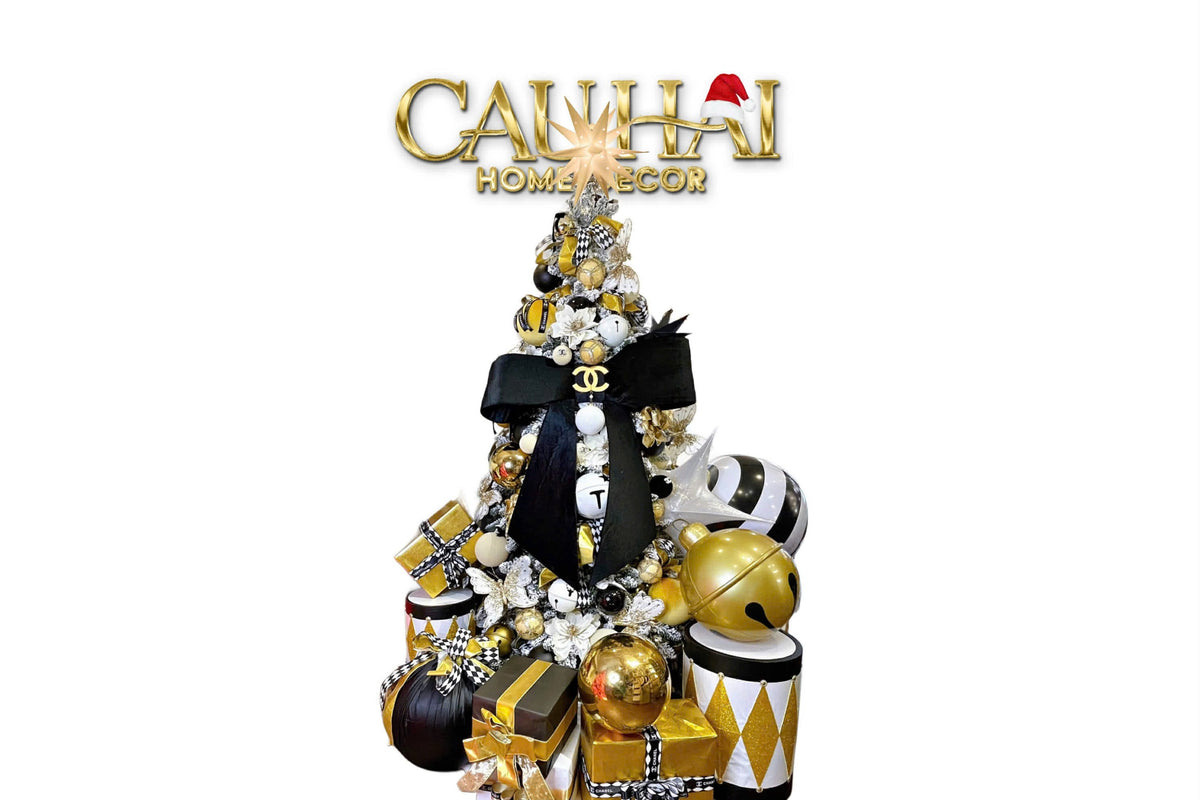 Fêtes Couture - Cây Thông Giáng Sinh Coco Allure Iconique Couture Christmas Tree-TRANG TRÍ GIÁNG SINH-Đối tác tại Trung Quốc theo từng đơn đặt hàng-CẬU HAI HOME DECOR