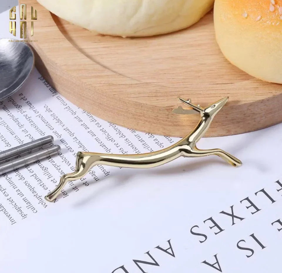 GÁC ĐŨA - CHOPSTICK REST ELK - CẬU HAI HOME DECOR