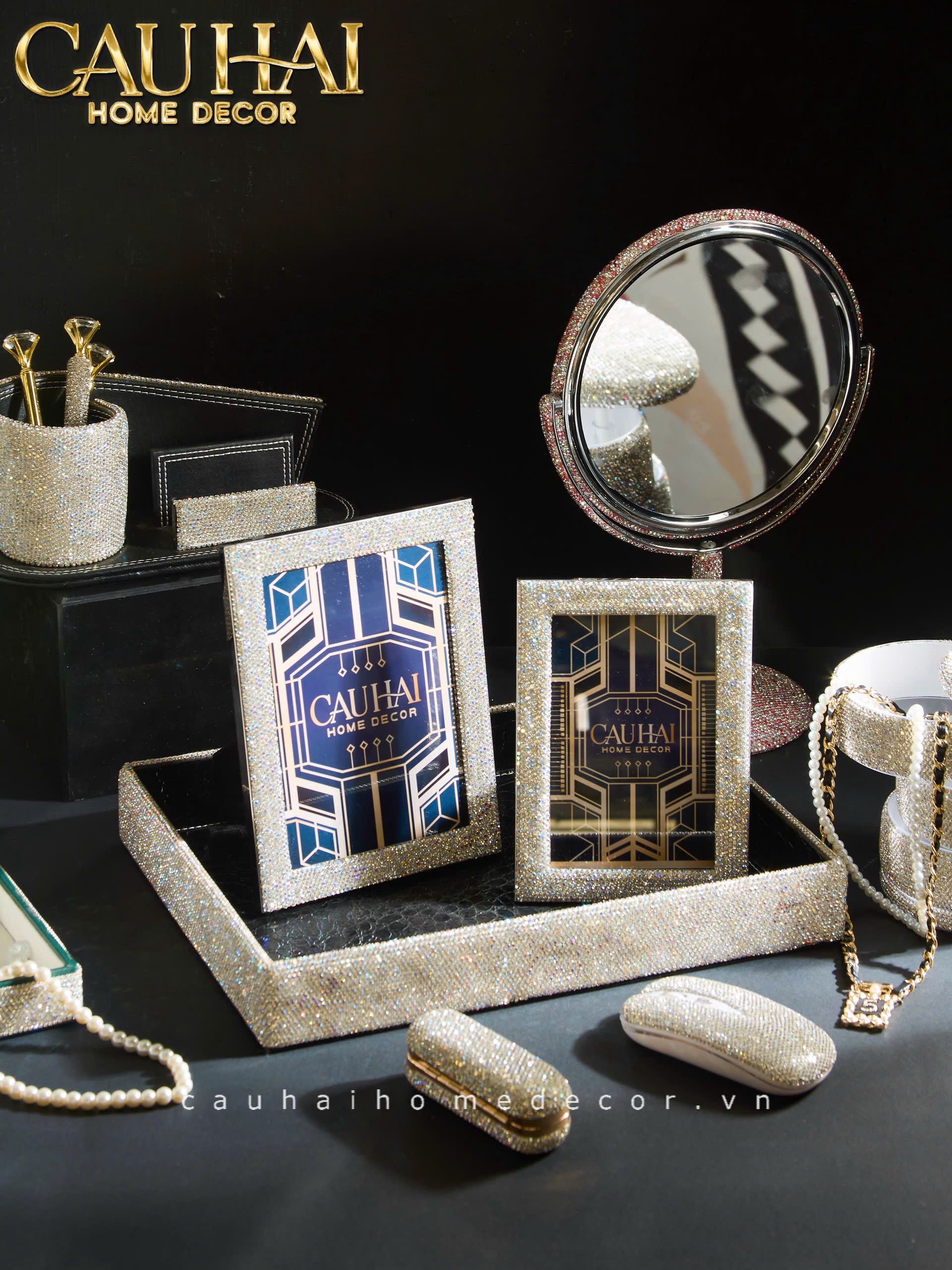 HỘP CỌ MAKE UP ON THE GO BEAUTY BOX DIAMOND BLING BLING - CẬU HAI HOME DECOR