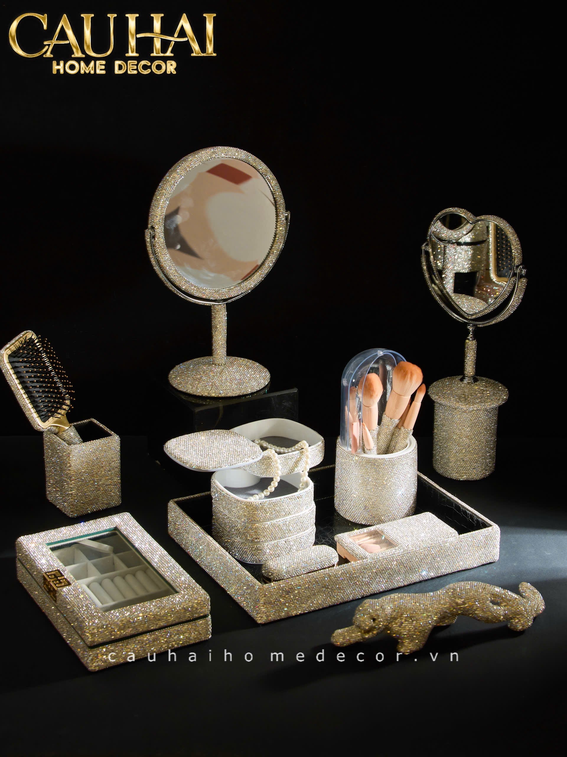 HỘP CỌ MAKE UP ON THE GO BEAUTY BOX DIAMOND BLING BLING - CẬU HAI HOME DECOR