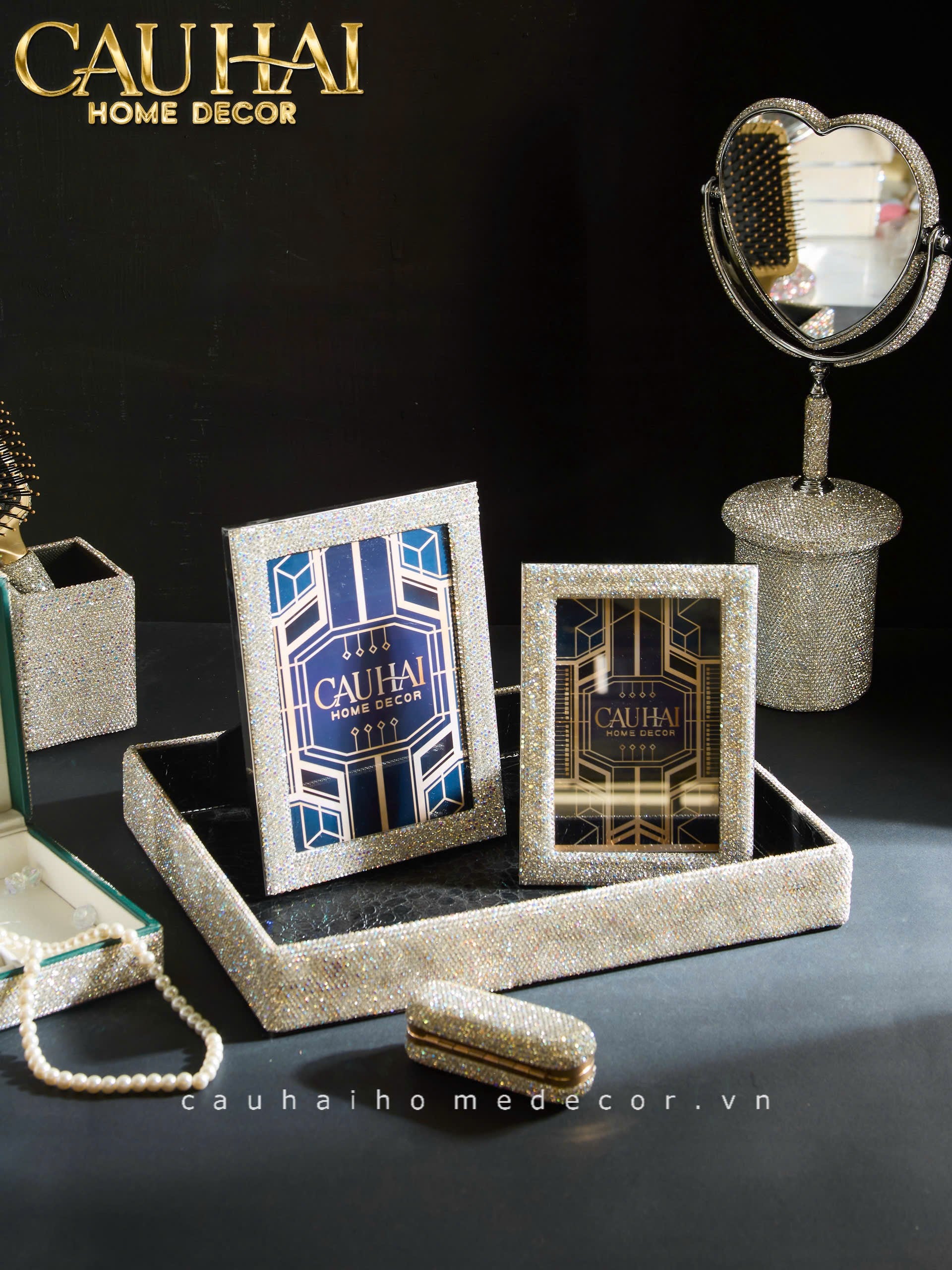 HỘP CỌ MAKE UP ON THE GO BEAUTY BOX DIAMOND BLING BLING - CẬU HAI HOME DECOR