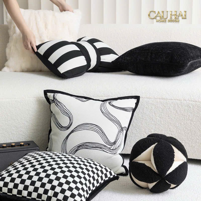 GỐI TRÒN REFLECTION BALL - CẬU HAI HOME DECOR