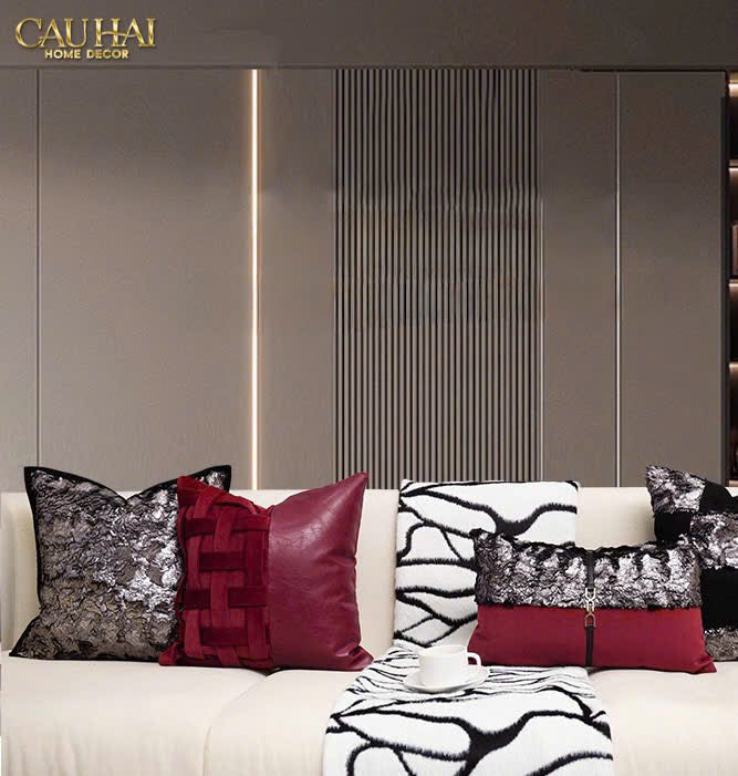 GỐI BURGUNDY VELVET SANGRIA METALLIC 30x50-CẬU HAI HOME DECOR