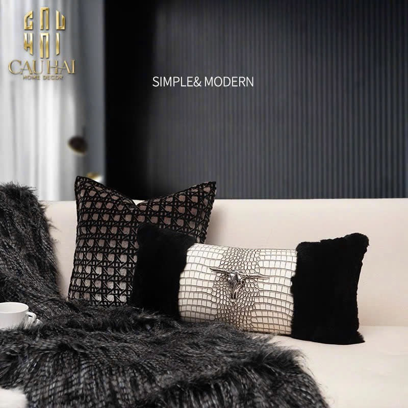 GỐI LÔNG MINUIT IVORY LEATHER SERPENT BULL ICONIQUE 30x60-CẬU HAI HOME DECOR