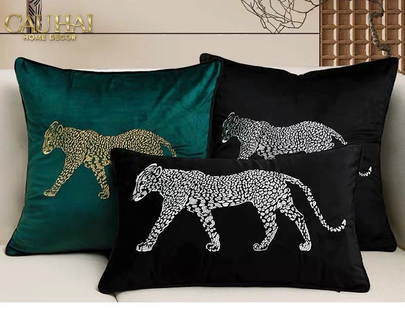 Gối Nhung Leopard Stride Emerald 30x50-Gối Trang Trí-Cậu Hai Home Decor-CẬU HAI HOME DECOR