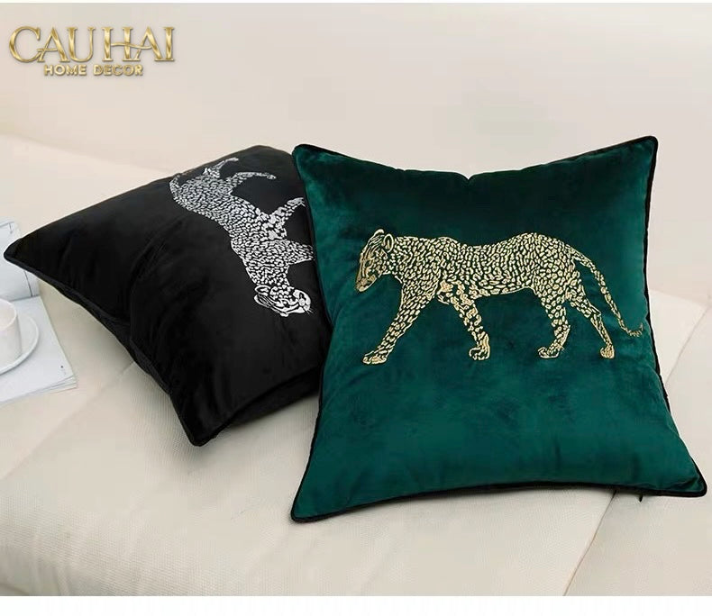 Gối Nhung Leopard Stride Emerald 30x50-Gối Trang Trí-Cậu Hai Home Decor-CẬU HAI HOME DECOR