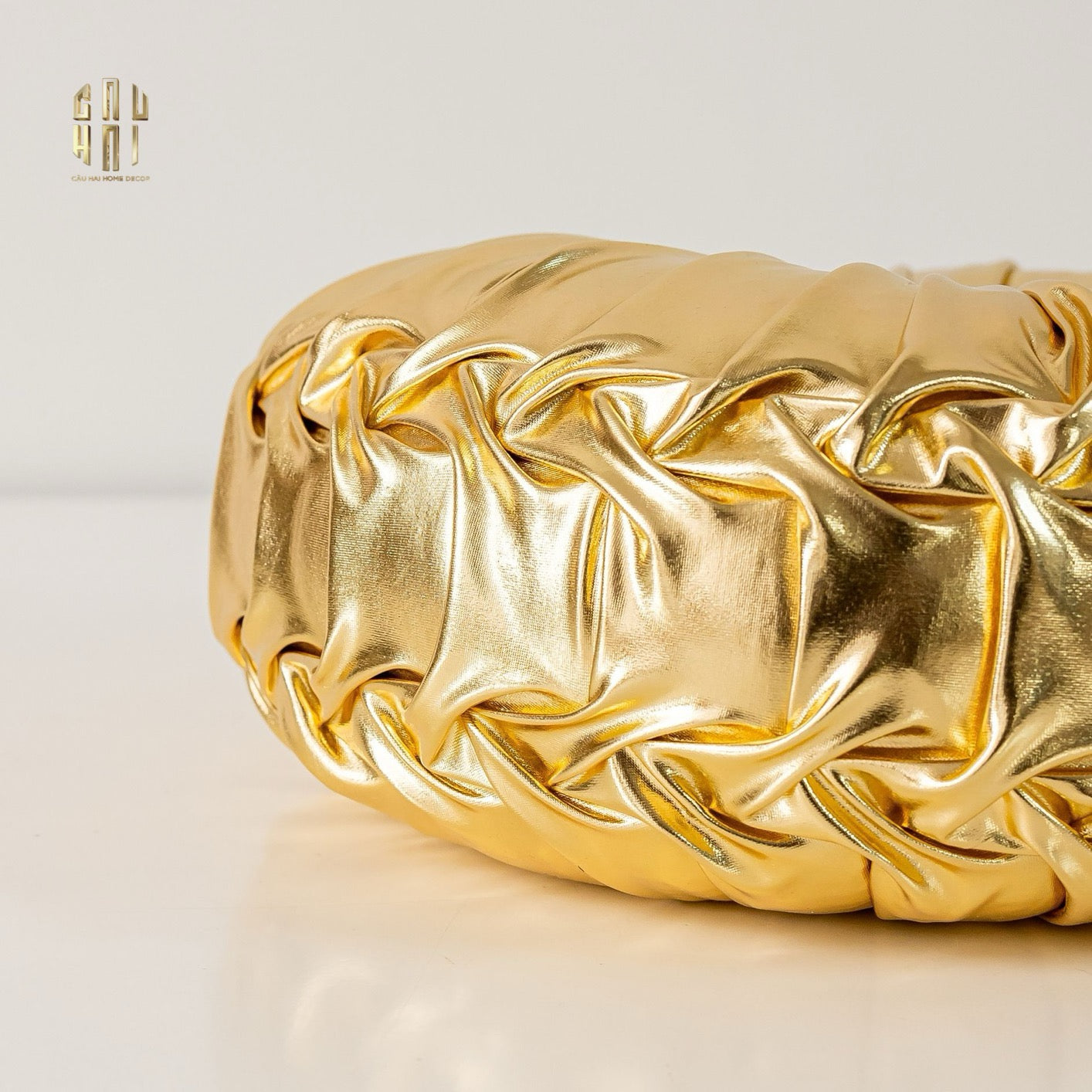 GỐI DA BÓNG STUNNING KELLY - GOLD-CẬU HAI HOME DECOR