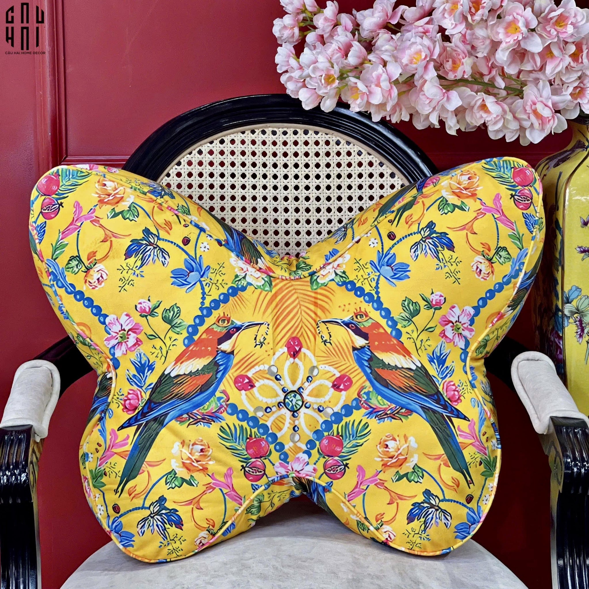 TẾT COUTURE - GỐI NHUNG EMPEROR ÉCLAT PAPILLON D'OR UP-CẬU HAI HOME DECOR