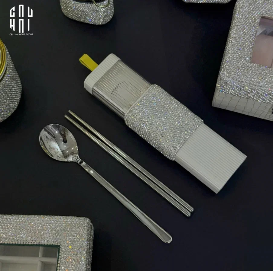 Haute Folie - Set Đũa Muỗng Cá Nhân - Diamond Bling Bling On The Go Cutlery Set 3pcs 5x20-CẬU HAI HOME DECOR