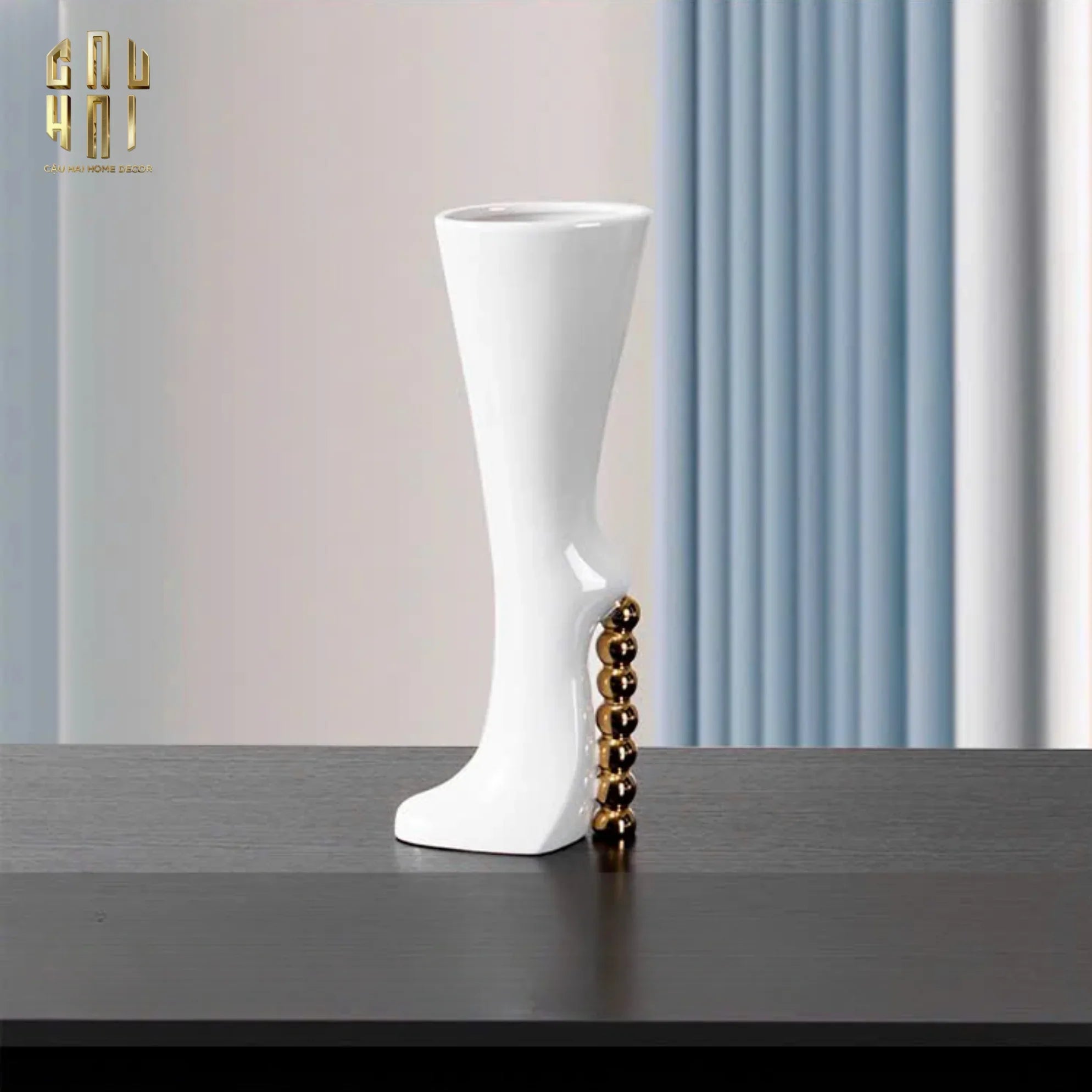 HOME COUTURE - BÌNH HOA CATWALK HIGH HEEL PEARL WHITE VASE H38 - CẬU HAI HOME DECOR