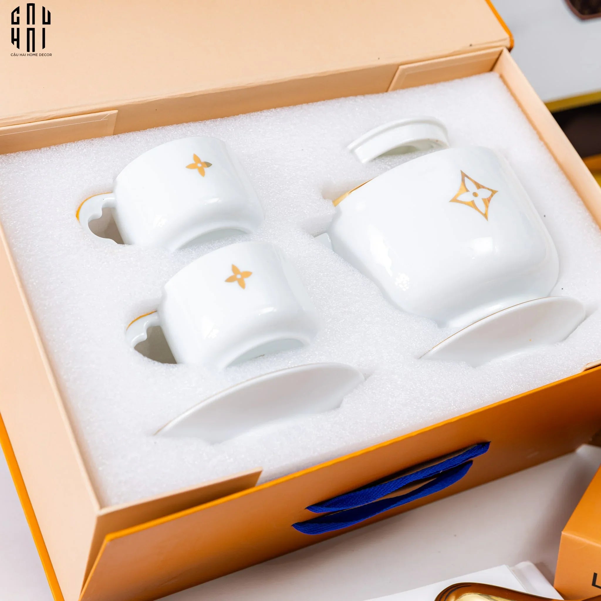 HOME COUTURE - SET BÌNH TRÀ LOUIS.V 2 TÁCH BASIC WHITE - FULL BOX SS25 - CẬU HAI HOME DECOR