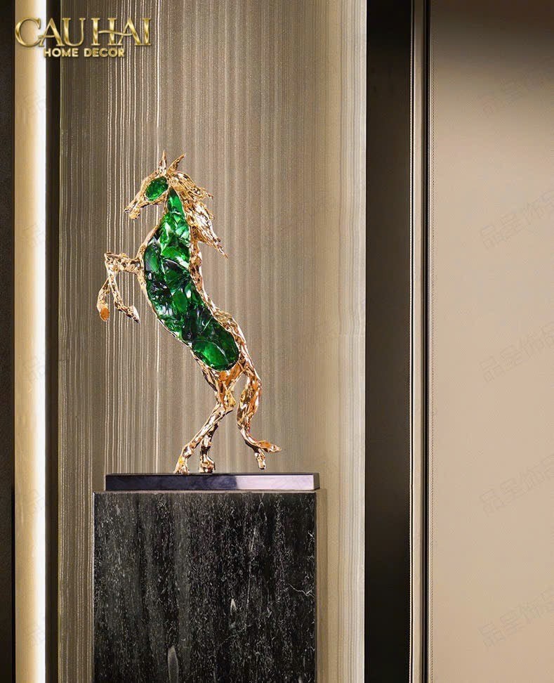 HOME COUTURE - TƯỢNG NGỰA ĐỒNG ĐÁ QUÝ GILDED CAVALIER AVENTURINE-CẬU HAI HOME DECOR