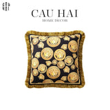 VỎ GỐI NHUNG GIANNI VERS. MEDUSA AMPLIFIED 45.-CẬU HAI HOME DECOR