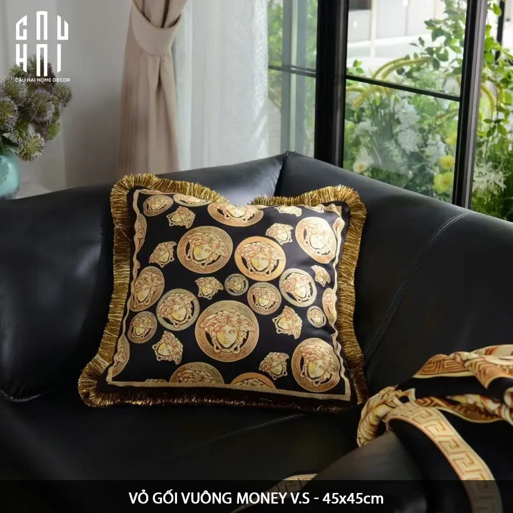 VỎ GỐI NHUNG GIANNI VERS. MEDUSA AMPLIFIED 45.-CẬU HAI HOME DECOR
