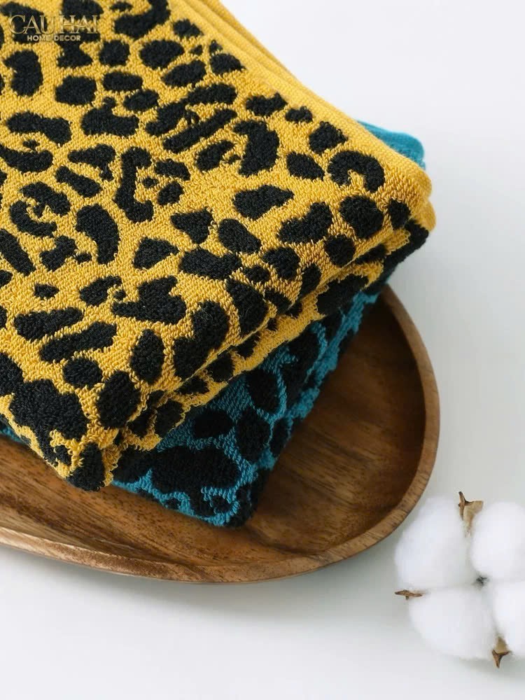 KHĂN TẮM 70X140 - LEOPARD PREMIUM BATH TOWEL - CẬU HAI HOME DECOR