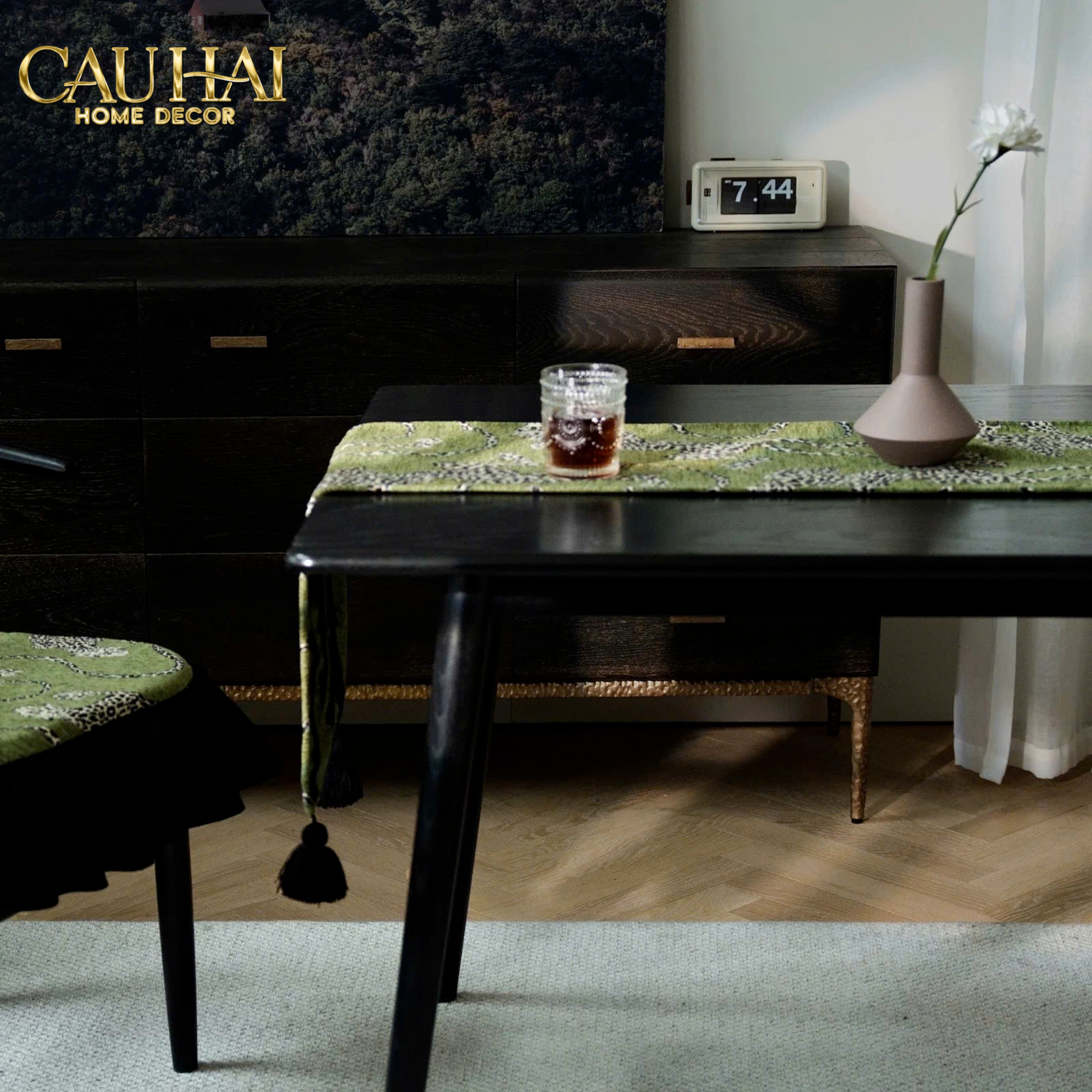 KHĂN TRẢI BÀN JARGUAR ÉMERAUDE SAUVAGE TABLE RUNNER 30X240 - CẬU HAI HOME DECOR