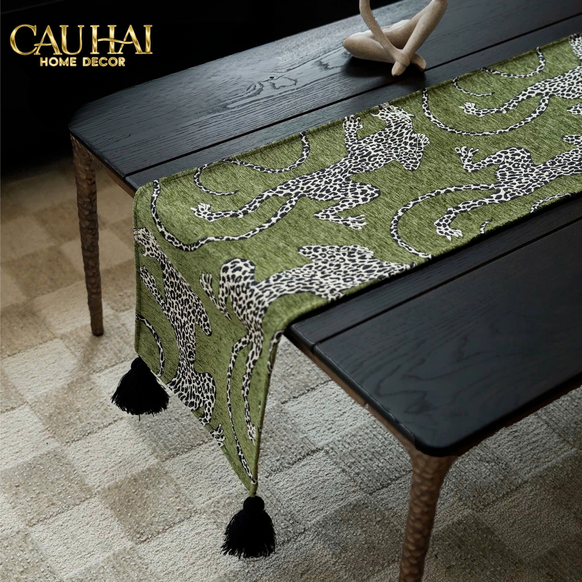 KHĂN TRẢI BÀN JARGUAR ÉMERAUDE SAUVAGE TABLE RUNNER 30X240 - CẬU HAI HOME DECOR