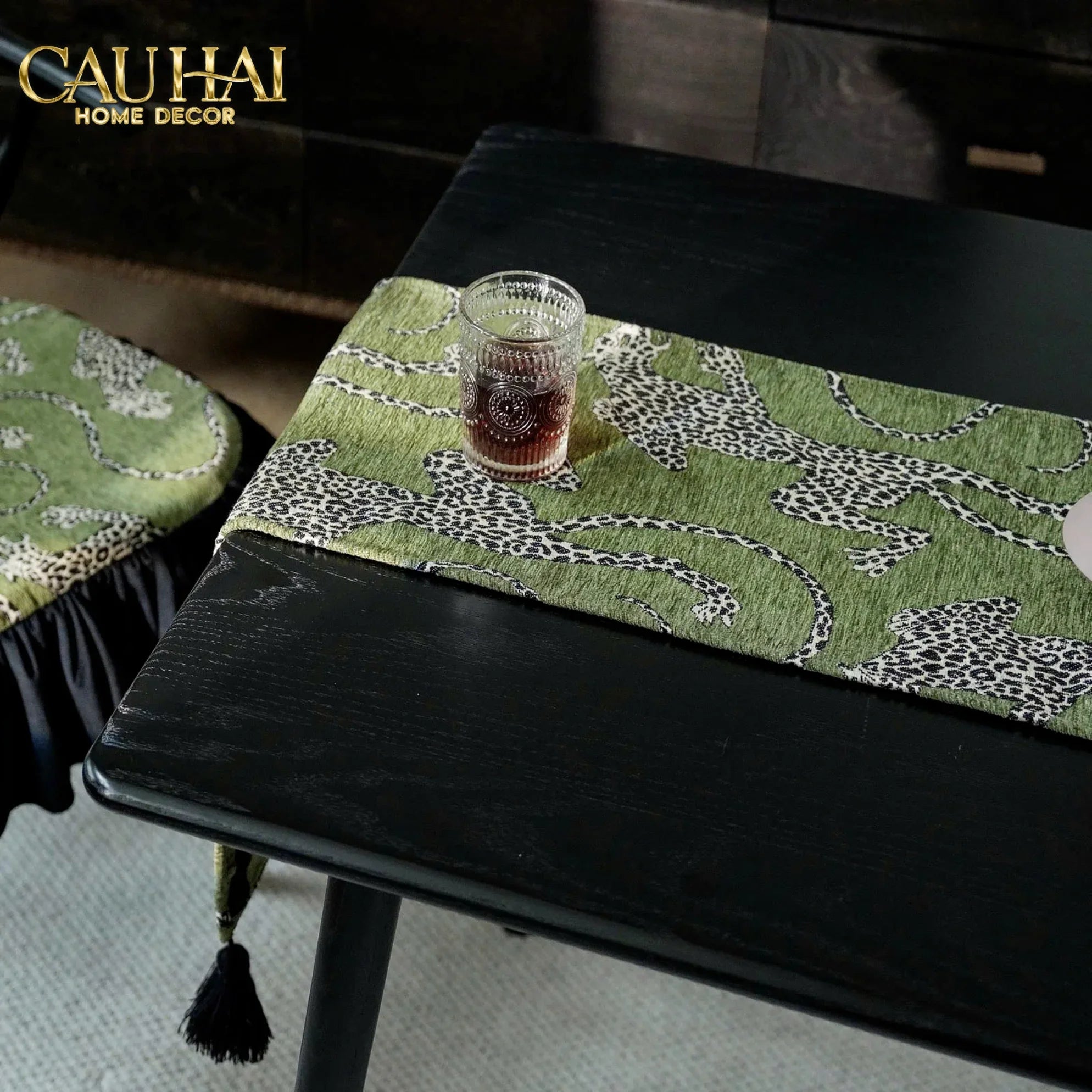 Khăn Trải Bàn - Jarguar Émeraude Sauvage Table Runner 30X240-CẬU HAI HOME DECOR