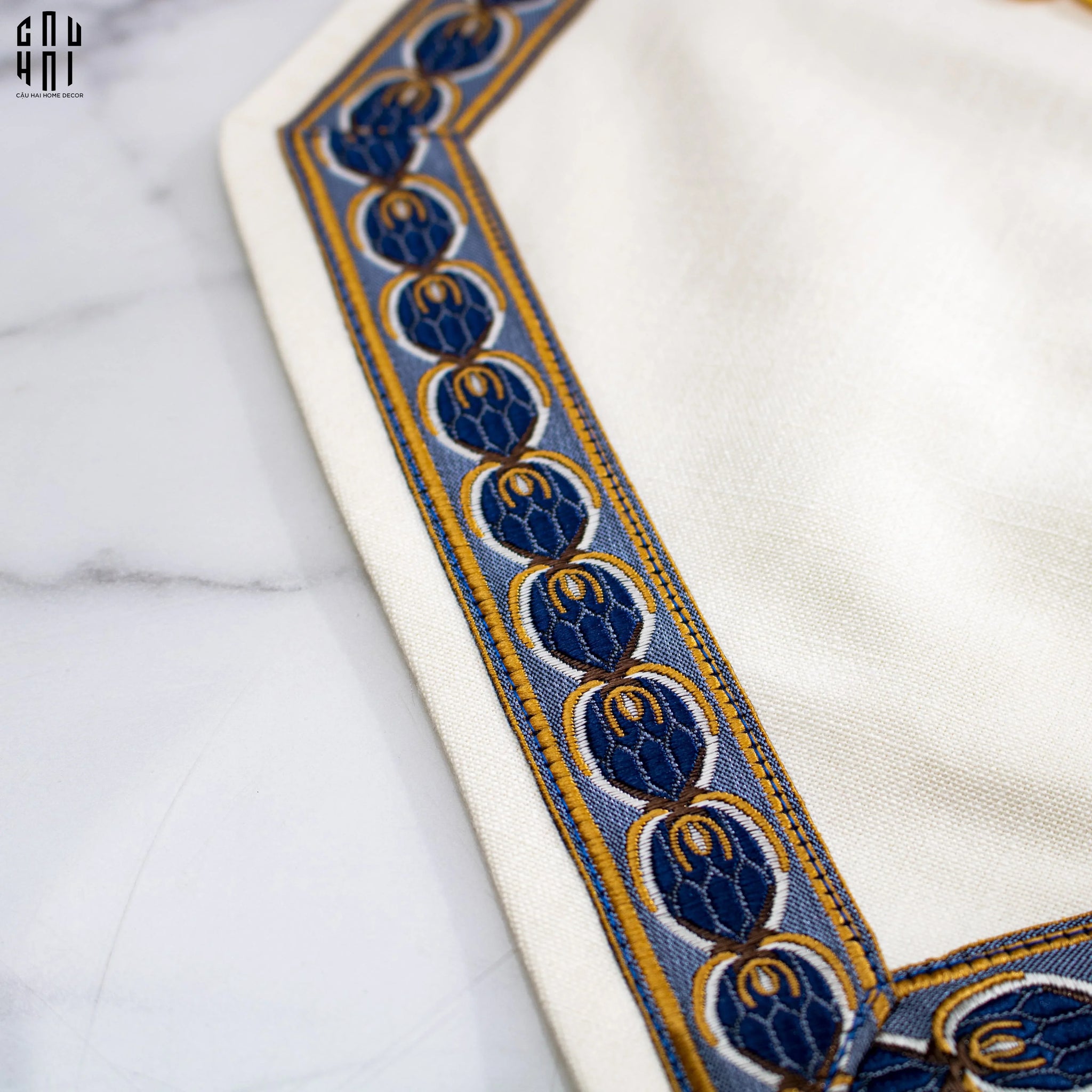 KHĂN TRẢI BÀN OPALINE LUX VELVET D'AMOUR 4M TABLE RUNNER - CẬU HAI HOME DECOR