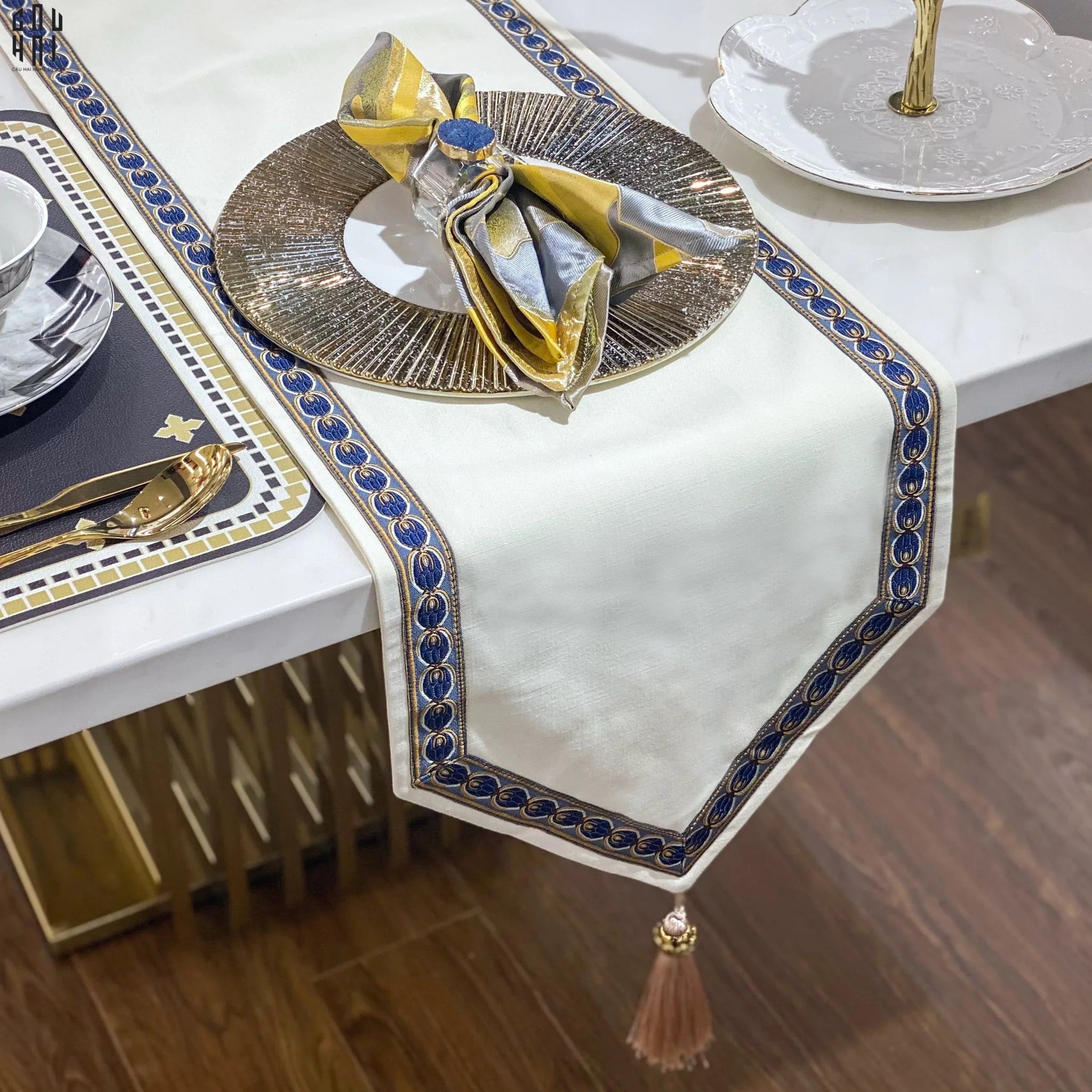 KHĂN TRẢI BÀN OPALINE LUX VELVET D'AMOUR 4M TABLE RUNNER - CẬU HAI HOME DECOR
