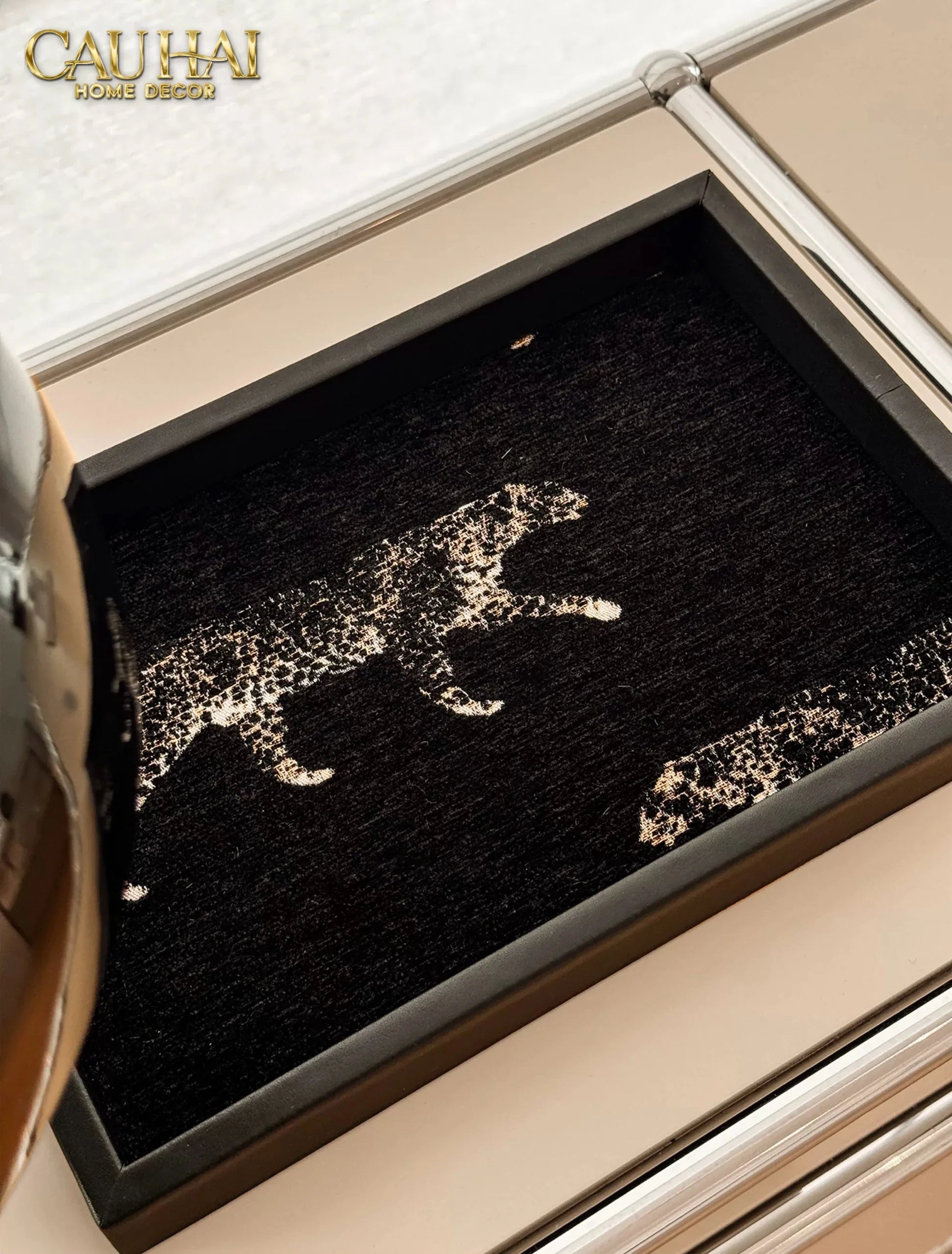 Khay Gỗ Chữ Nhật Lót Vải Tweed Lux Leather Nocturnal Panther Rectangular Trays 30X40-CẬU HAI HOME DECOR